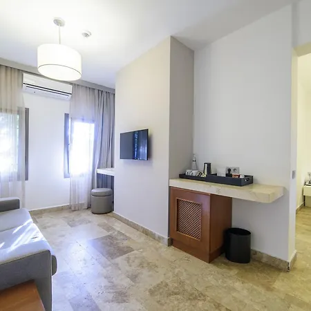 فندق Marina Garden 4*