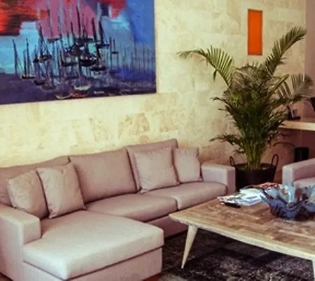 Marina Garden מלון יאליקאבאק