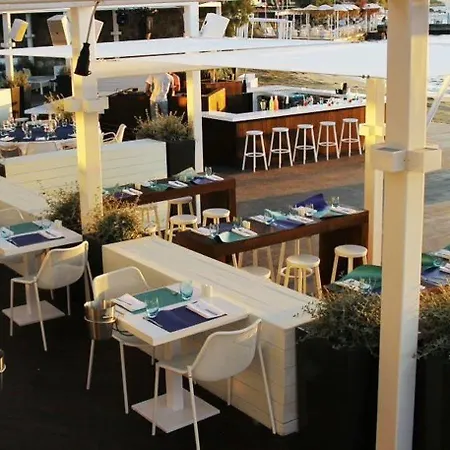 מלון Marina Garden
