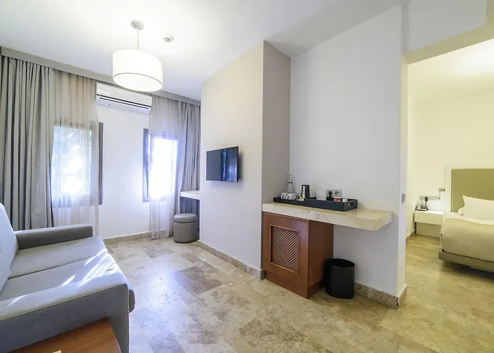 Hotel Marina Garden 4*