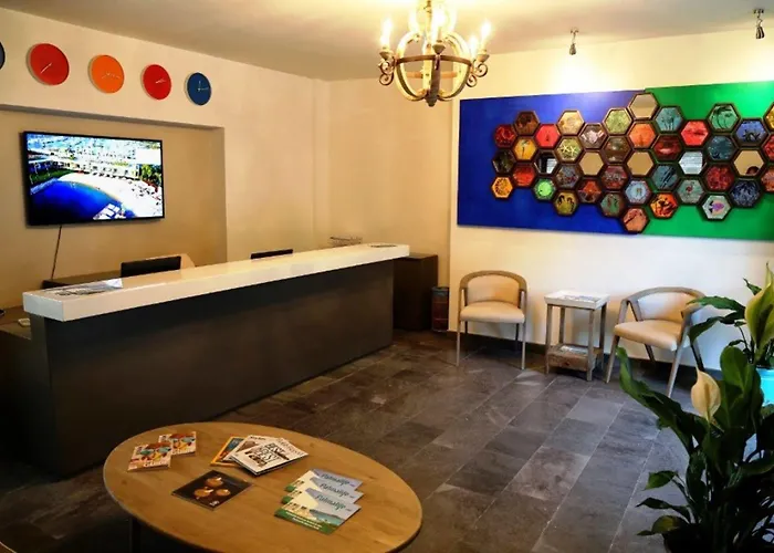 Hotel Marina Garden 4*